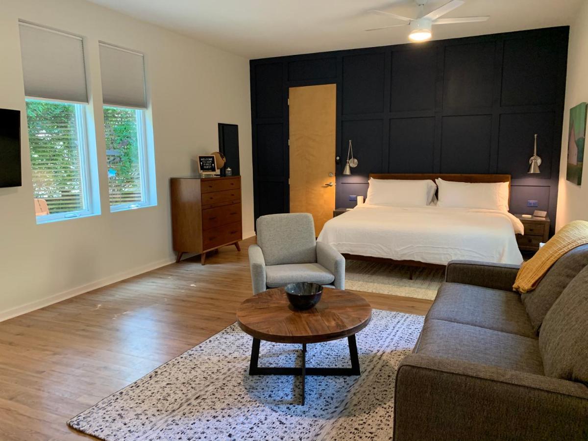 Normalbnb - 2 Blocks From Restaurants, Bars, Hospital 아테네 외부 사진