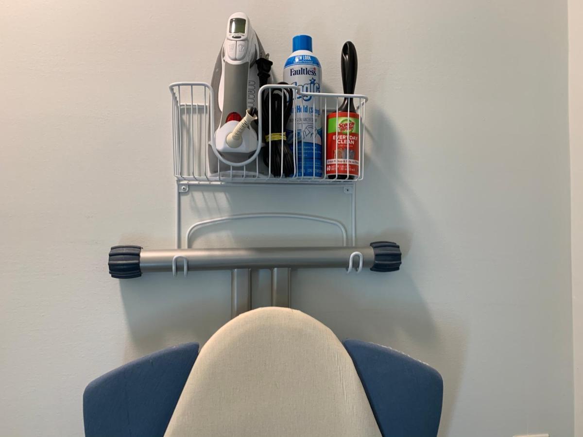 Normalbnb - 2 Blocks From Restaurants, Bars, Hospital 아테네 외부 사진