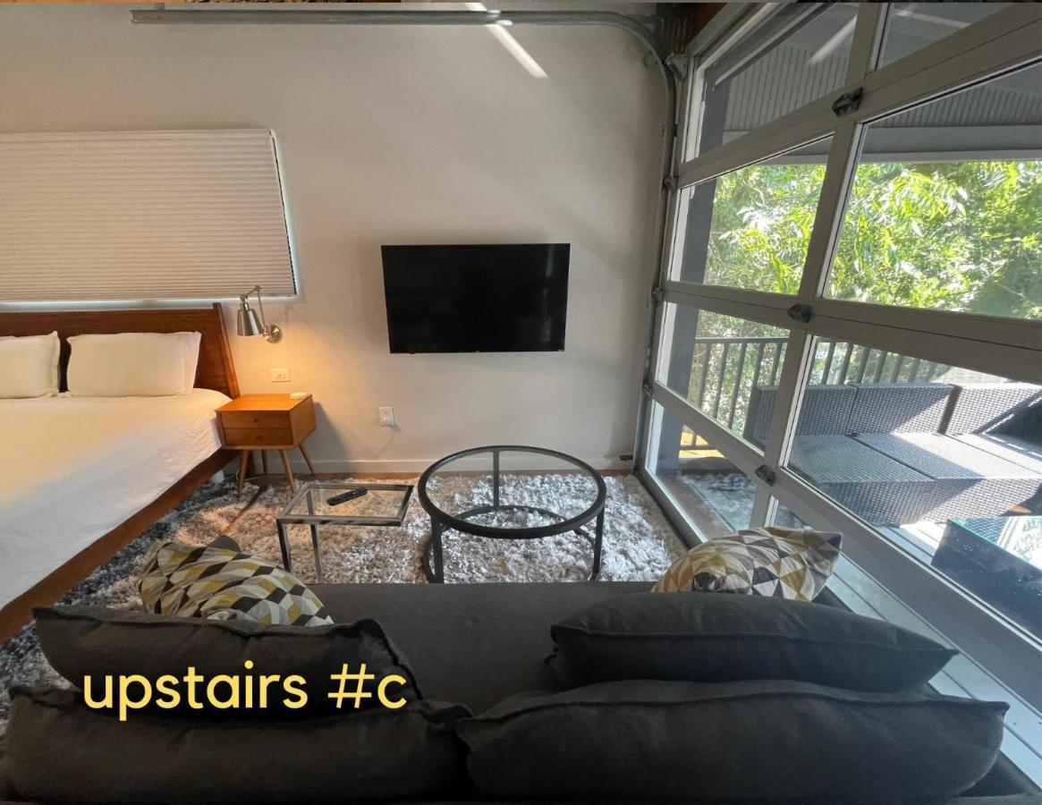 Normalbnb - 2 Blocks From Restaurants, Bars, Hospital 아테네 외부 사진
